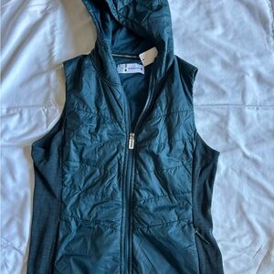 Smartwool women’s quilted hooded puffer vest size M merino wool blend teal
